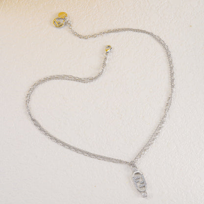 Collar con cristales de F entrelazadas