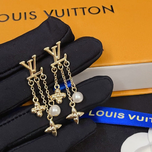 Boucles d'oreilles pendantes fleurs de perles fantaisie