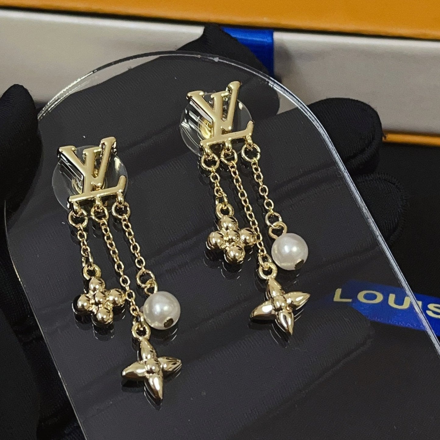 Pendientes de Perlas con Colgante de Flor, de Moda