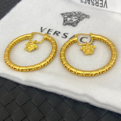Pendientes de aro Medusa huecos