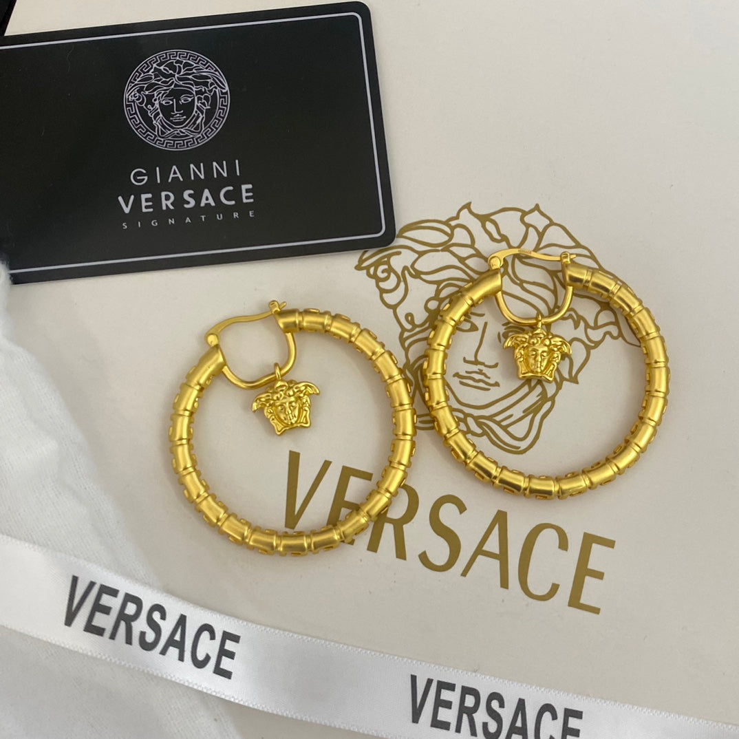 Pendientes de aro Medusa huecos