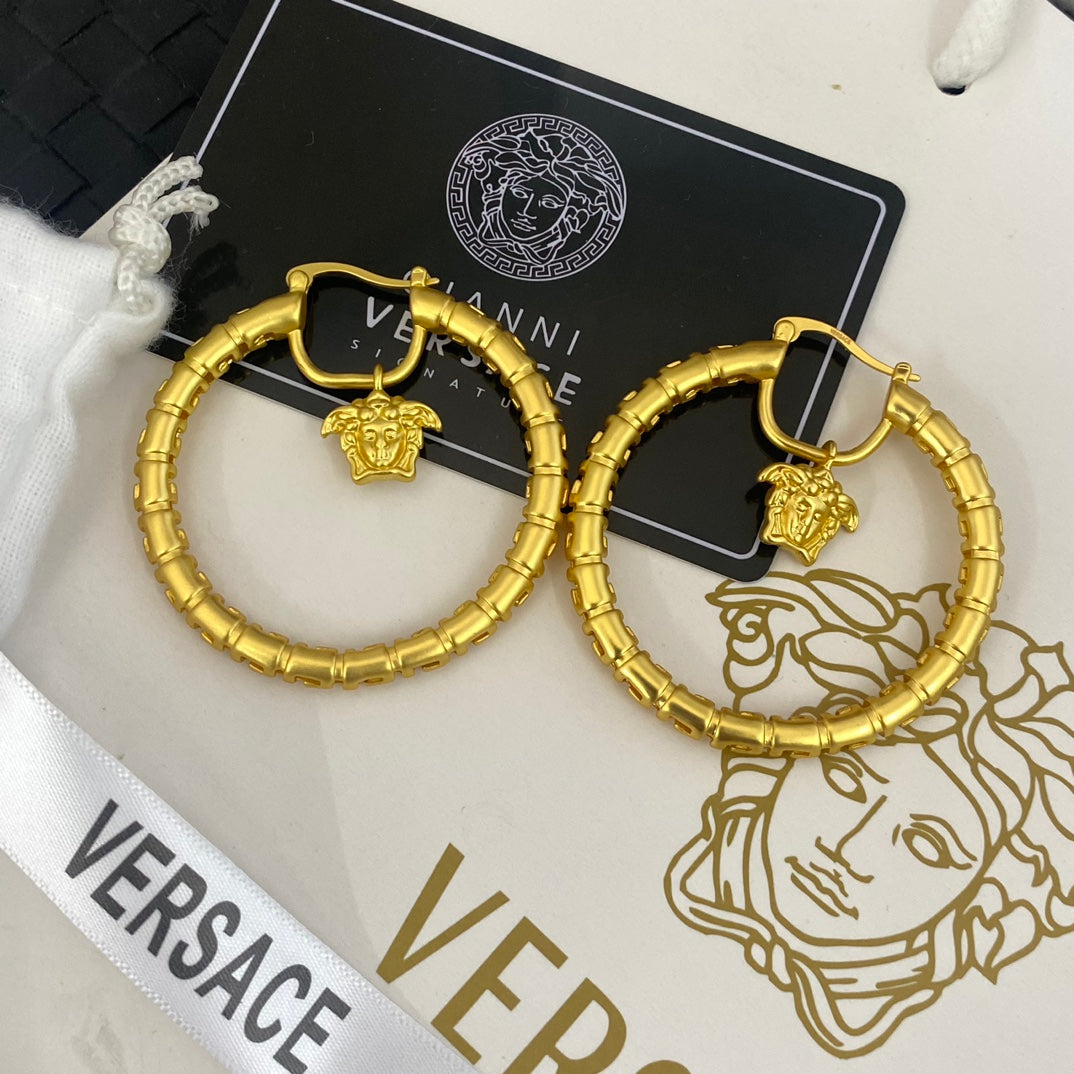 Pendientes de aro Medusa huecos