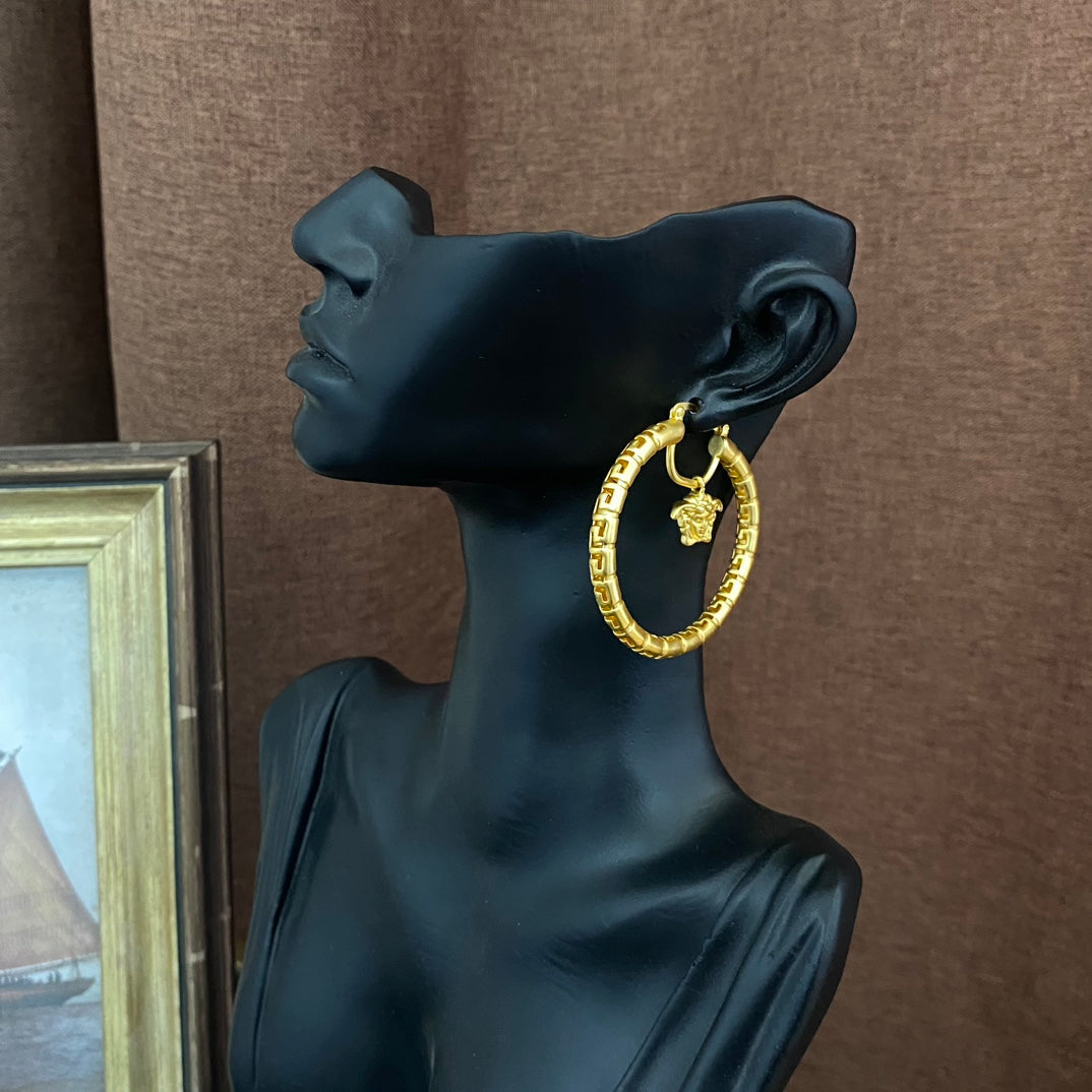 Pendientes de aro Medusa huecos
