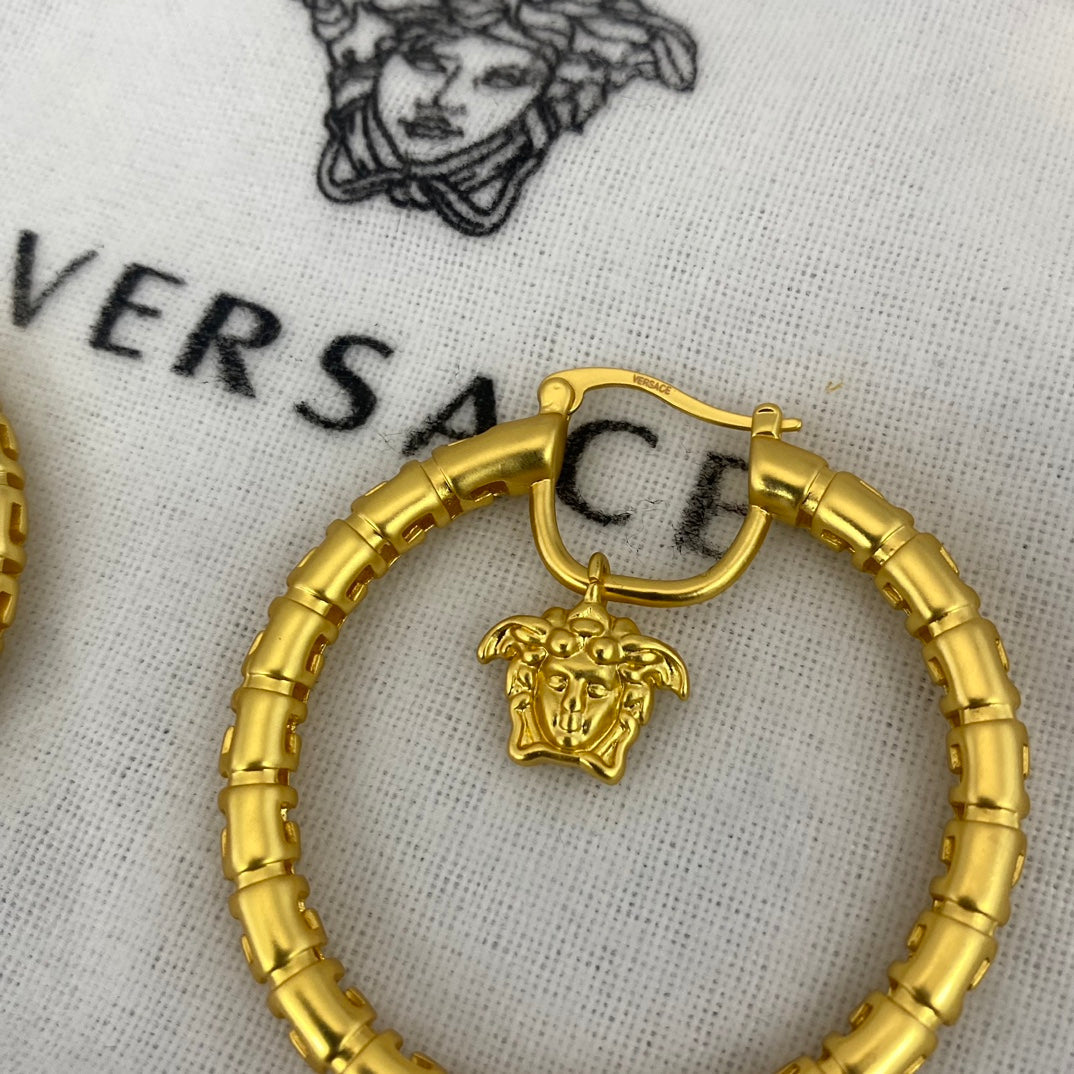 Pendientes de aro Medusa huecos