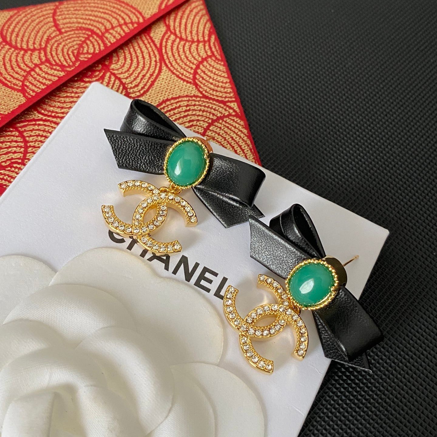 Pendientes de lazo de cuero de moda