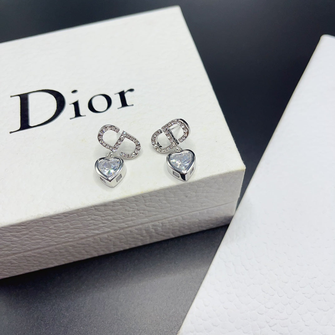 Pendientes con colgante de corazón de diamantes de 2 colores a la moda