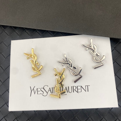 Boucles d'oreilles en métal avec logo diamant