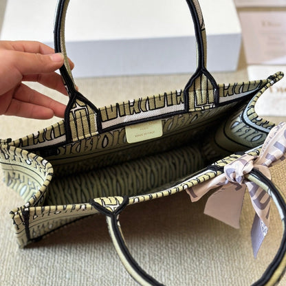 Sac cabas vert brodé all-over
