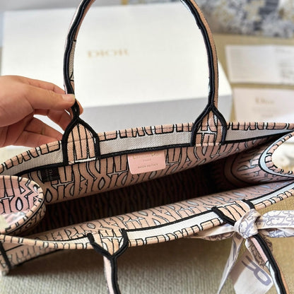 Sac cabas rose brodé