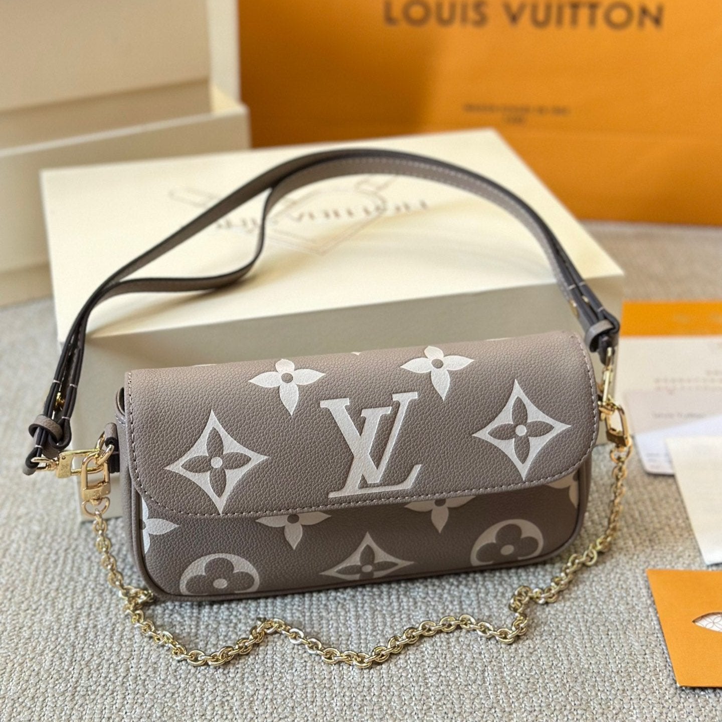 Cartera sobre cadena, bolso de hombro IVY