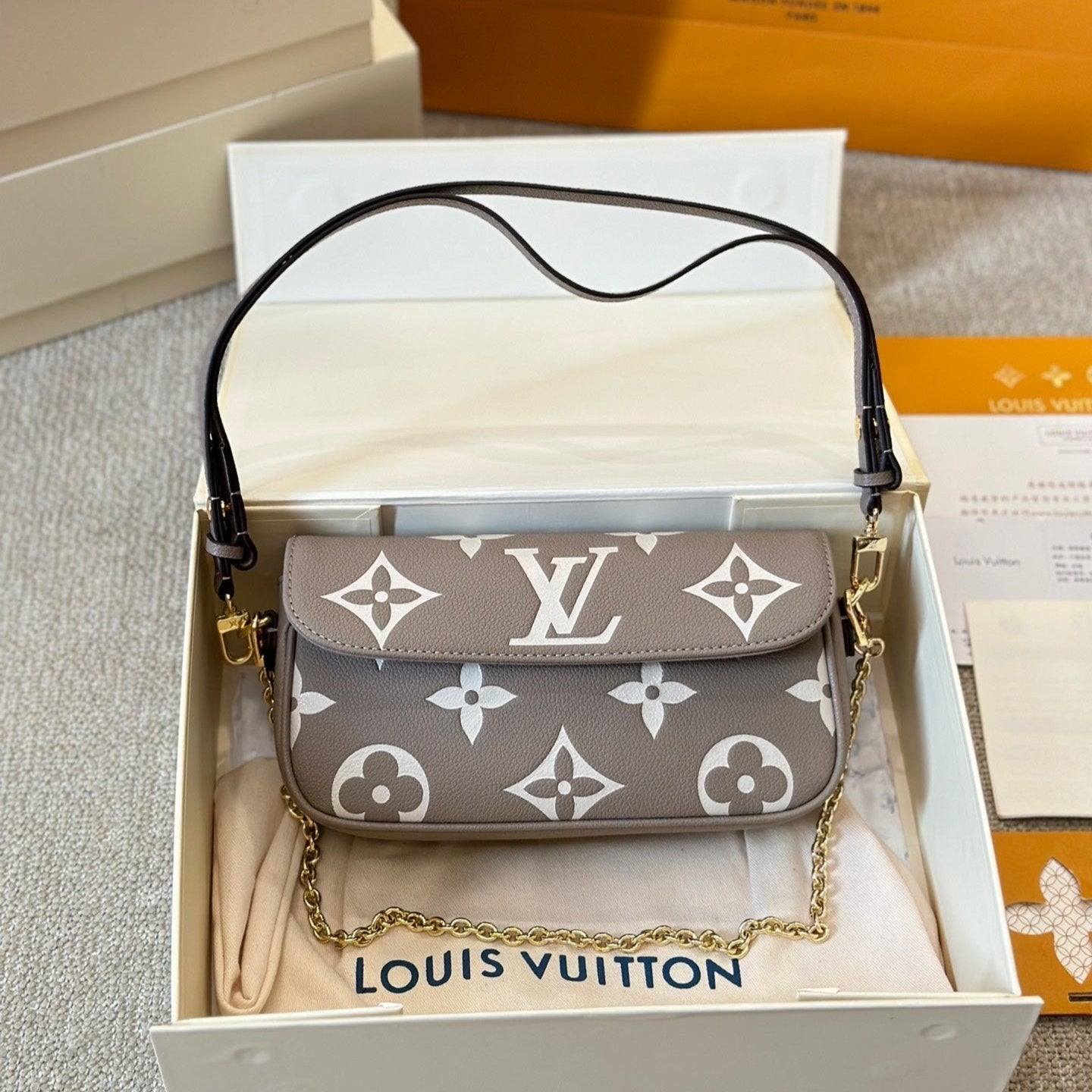 Cartera sobre cadena, bolso de hombro IVY