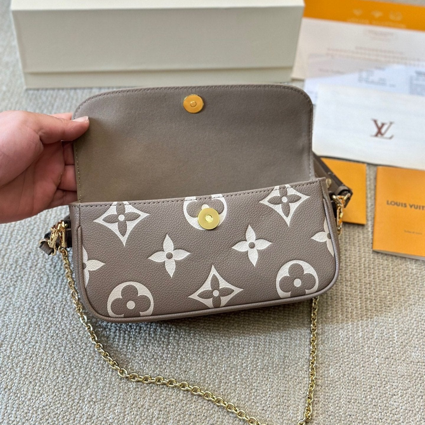 Cartera sobre cadena, bolso de hombro IVY