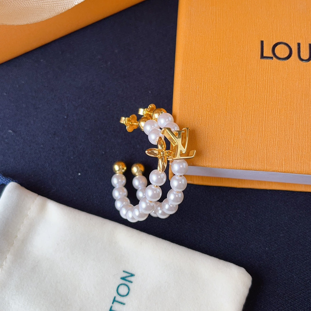 Pendientes de aro florales de perlas de moda