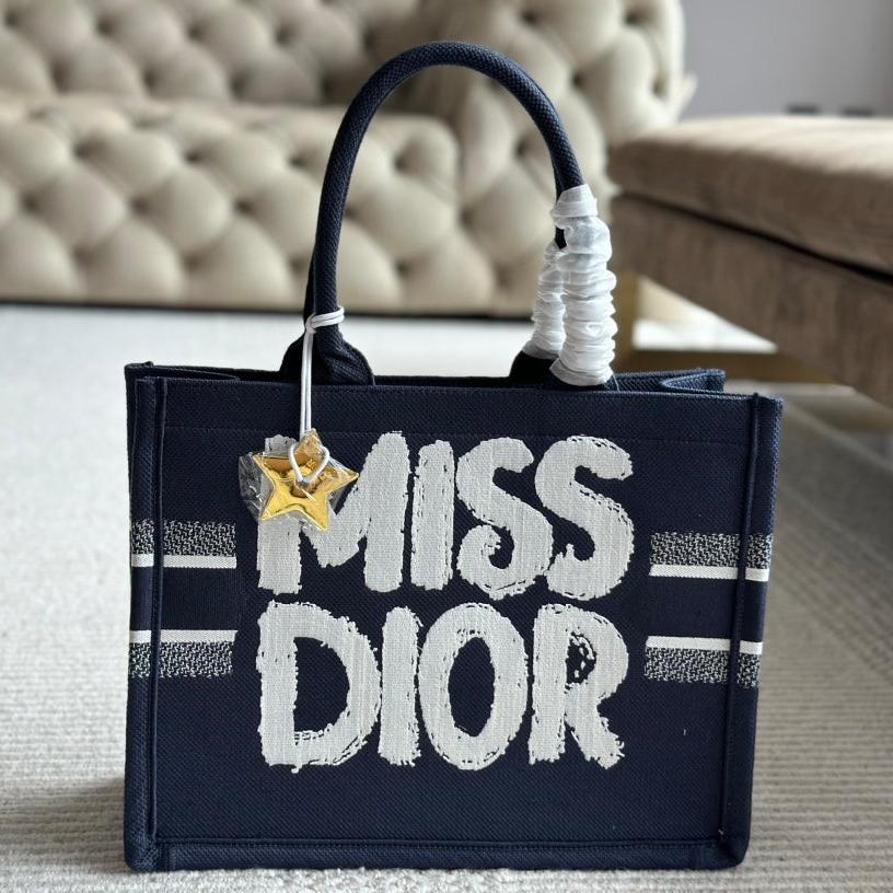 Bolso Tote Mediano de Tela Bordada con Grafitis