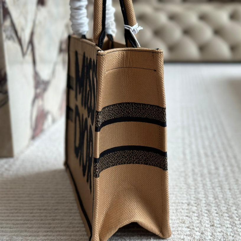 Bolso Tote Mediano de Tela Bordada con Grafitis
