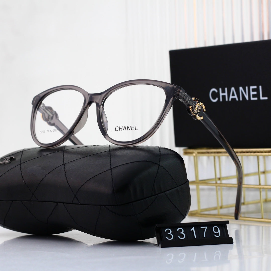 Gafas Cat-Eye con logo metálico y diamantes