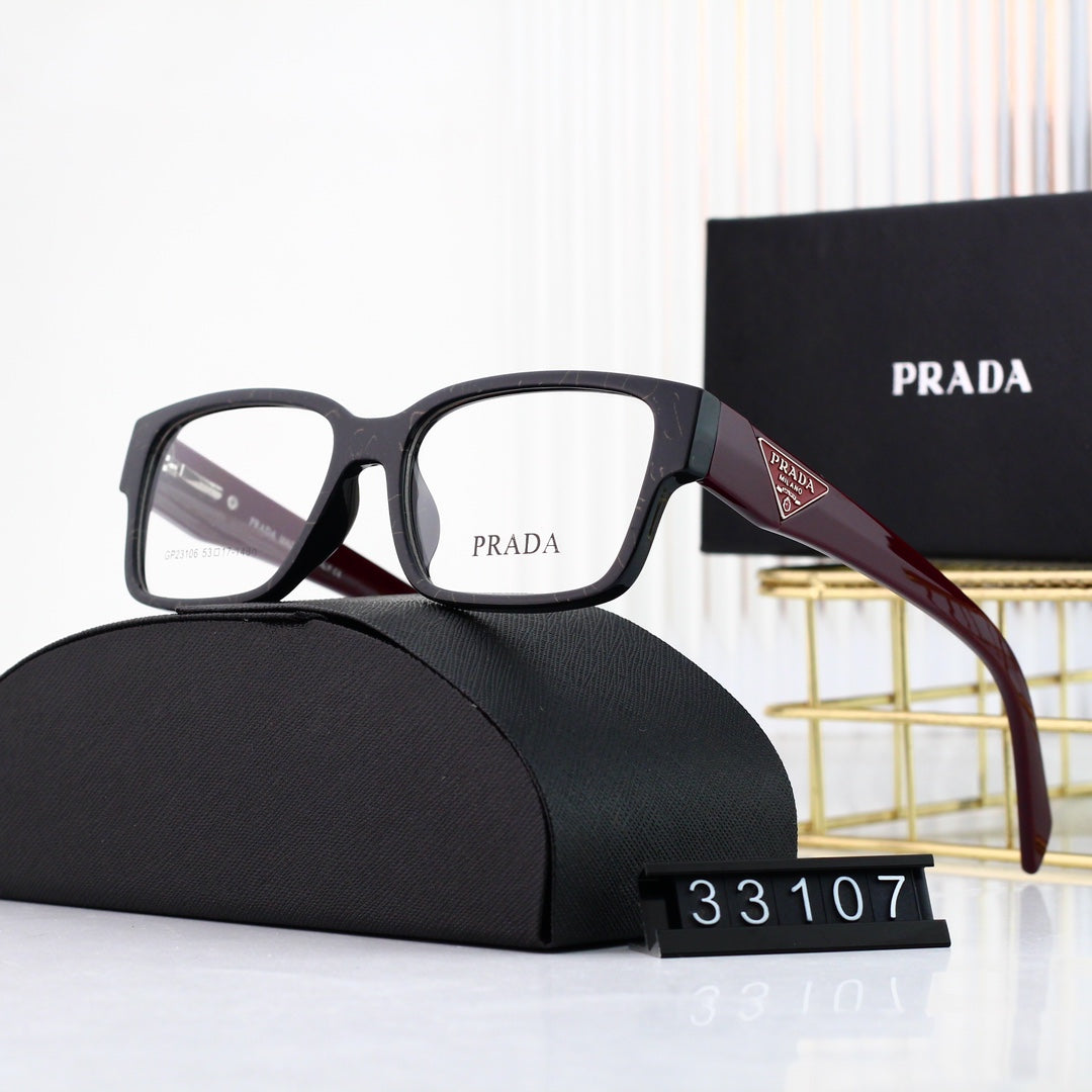 Gafas cuadradas con el logotipo del triángulo clásico