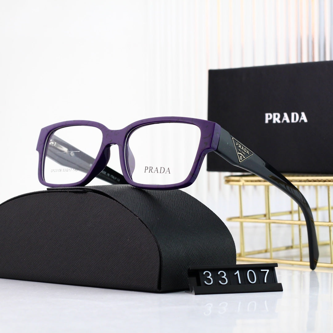Gafas cuadradas con el logotipo del triángulo clásico