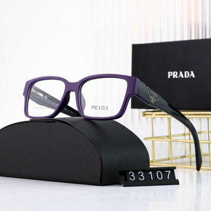 Lunettes carrées avec logo triangle classique