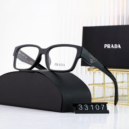 Lunettes carrées avec logo triangle classique