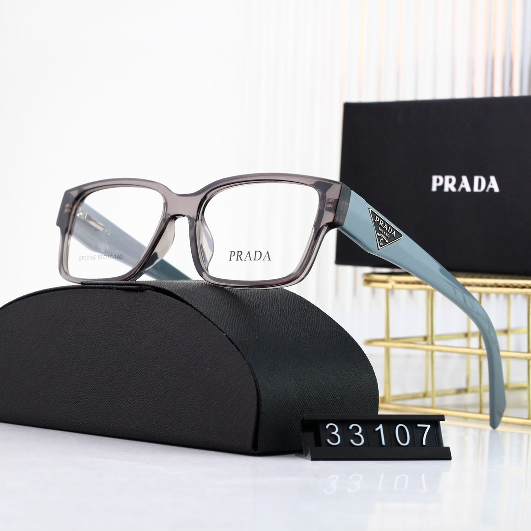 Gafas cuadradas con el logotipo del triángulo clásico
