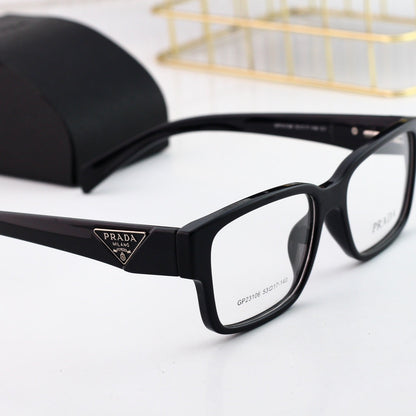 Lunettes carrées avec logo triangle classique