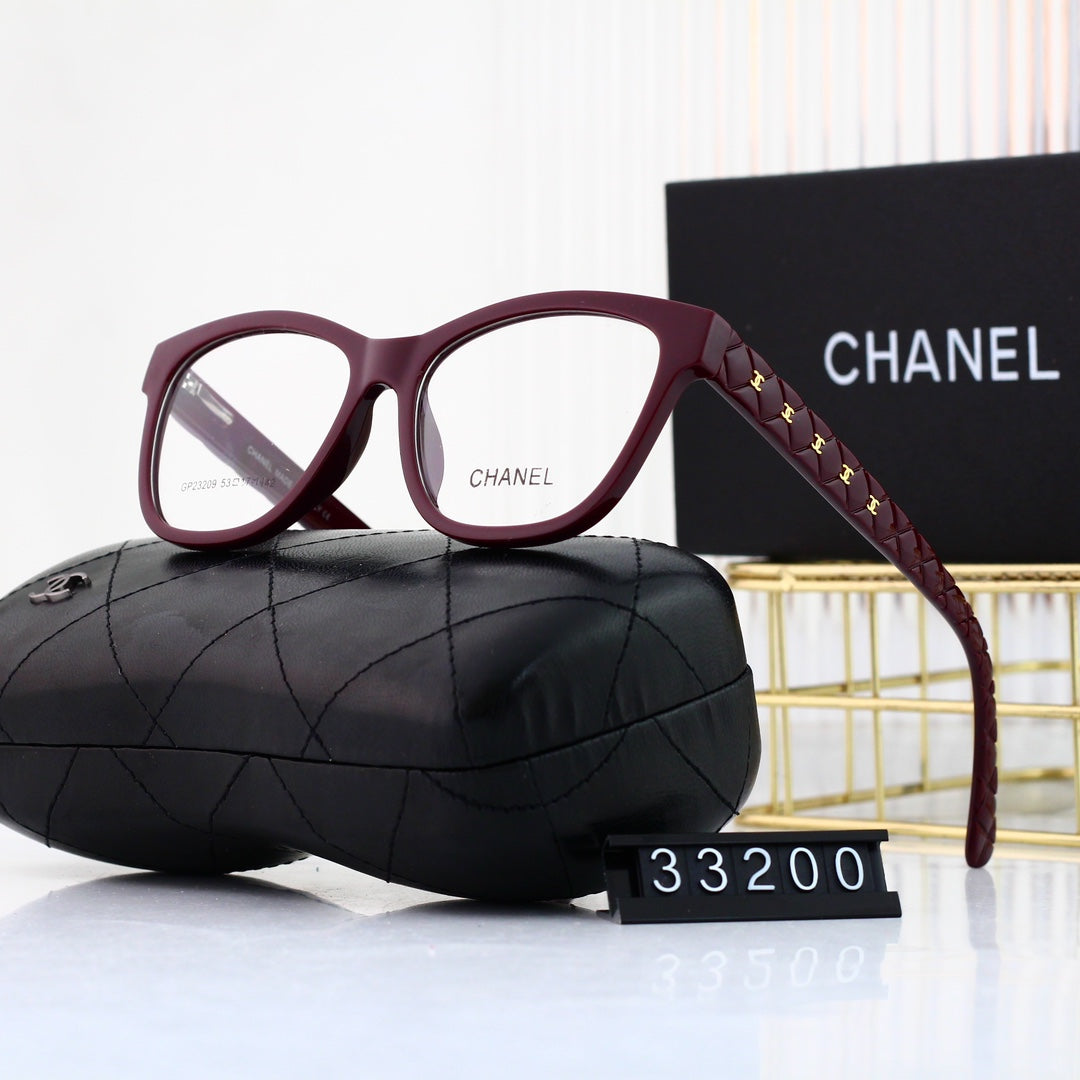 Gafas elegantes con montura metálica