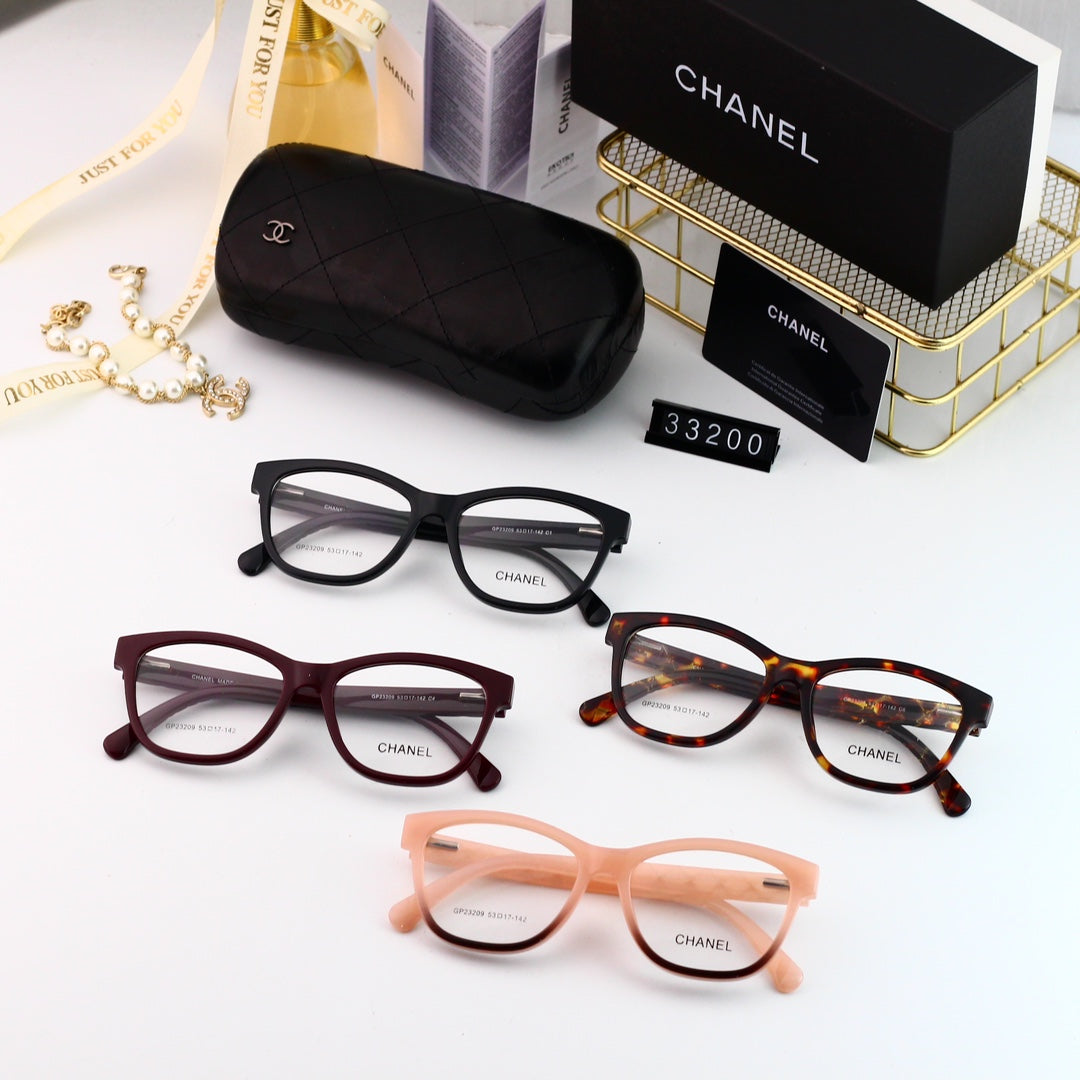 Gafas elegantes con montura metálica