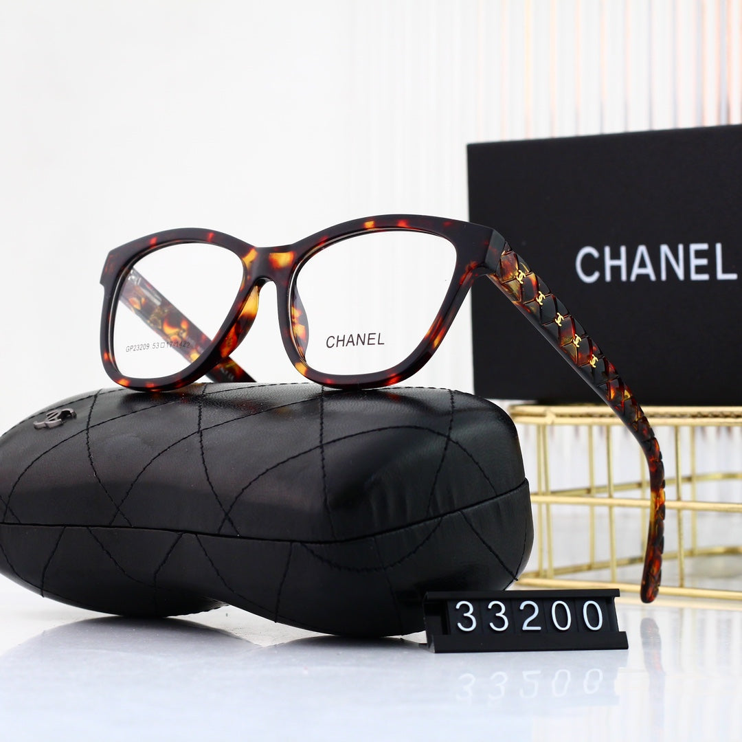 Gafas elegantes con montura metálica