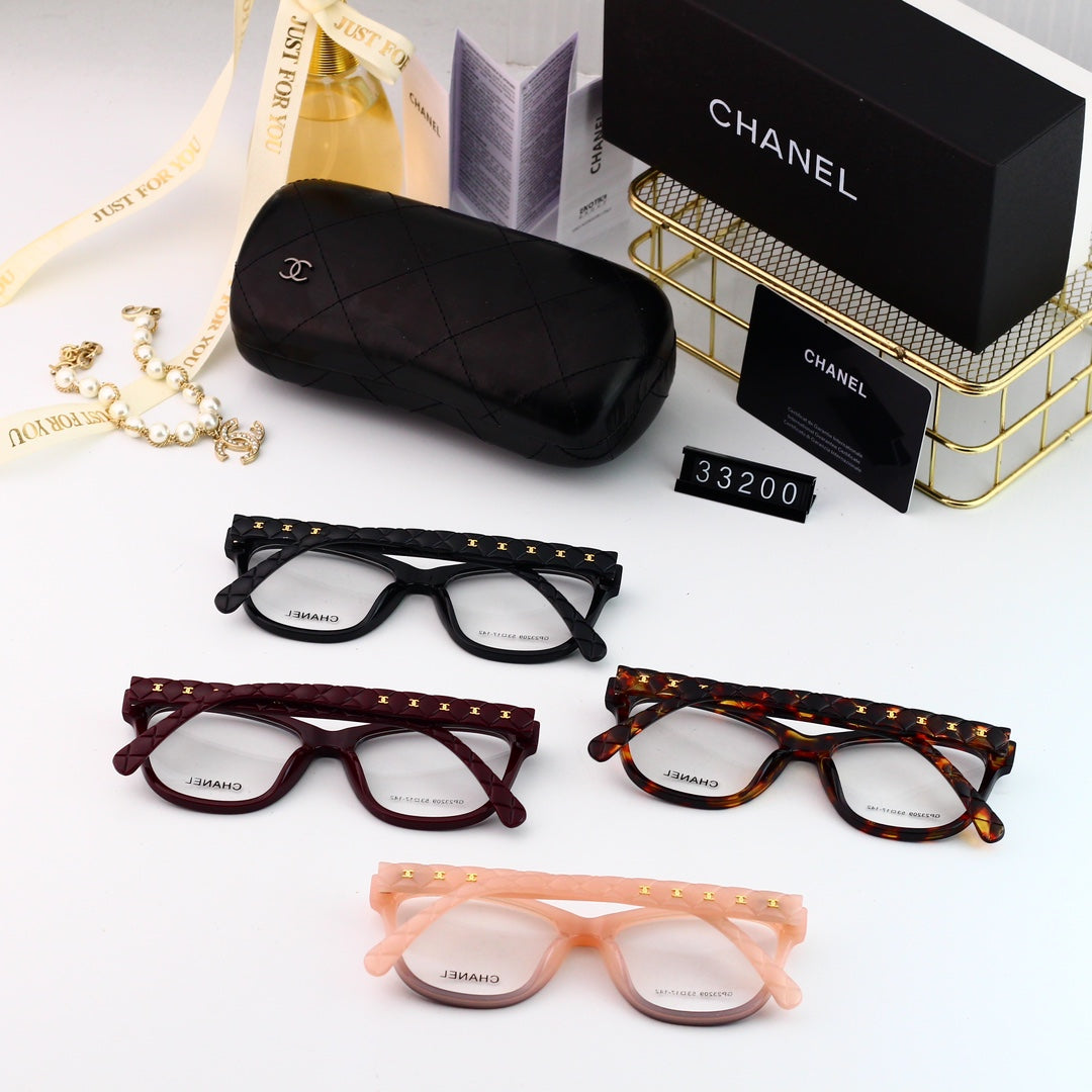 Gafas elegantes con montura metálica