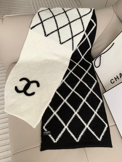 Écharpe en maille double face à motif losanges