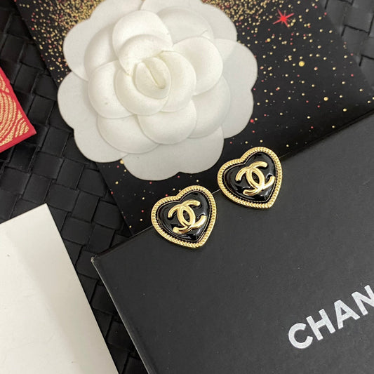 Boucles d'oreilles cœur noir élégantes