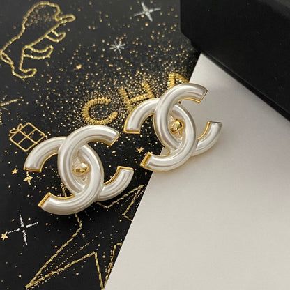 Pendientes Retro Blancos Elegantes