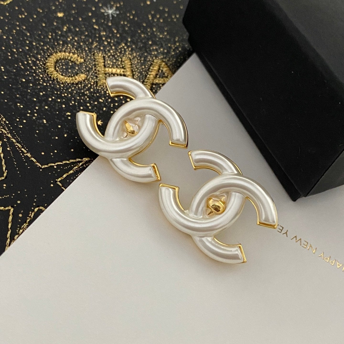 Pendientes Retro Blancos Elegantes
