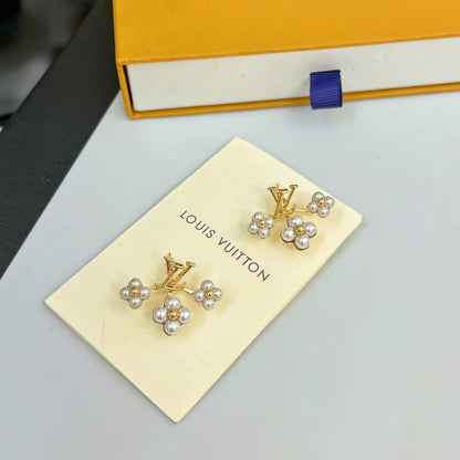 Pendientes de Perlas con Flores de Moda