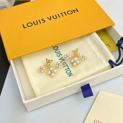 Pendientes de Perlas con Flores de Moda