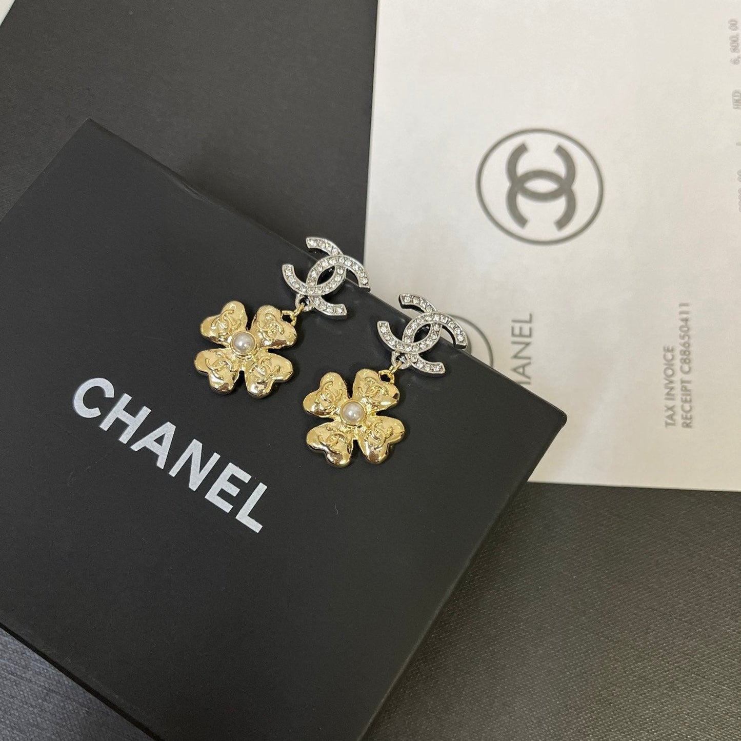 Pendientes con logo elegante floral colgante