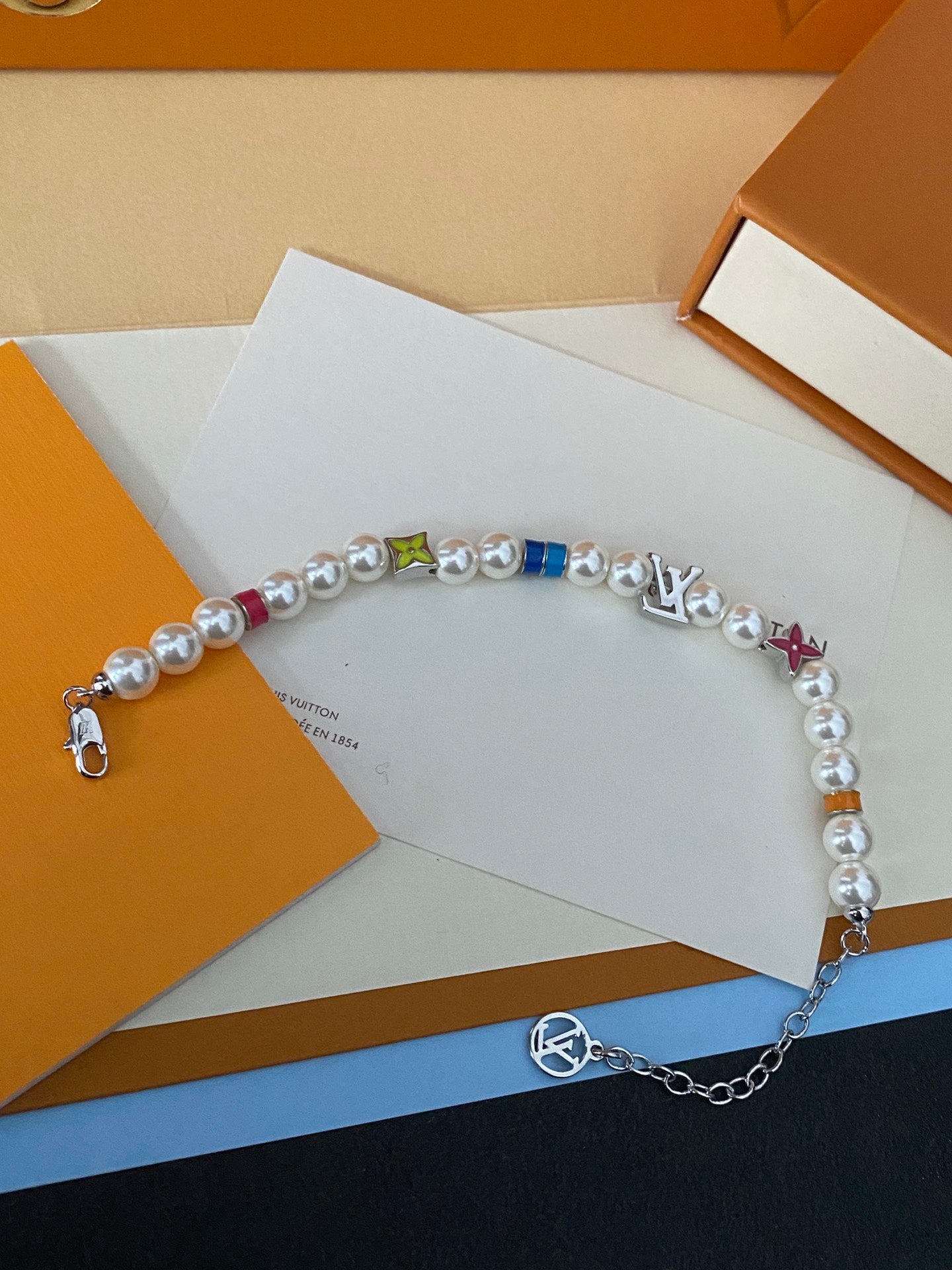 Pulsera de moda de perlas y flores