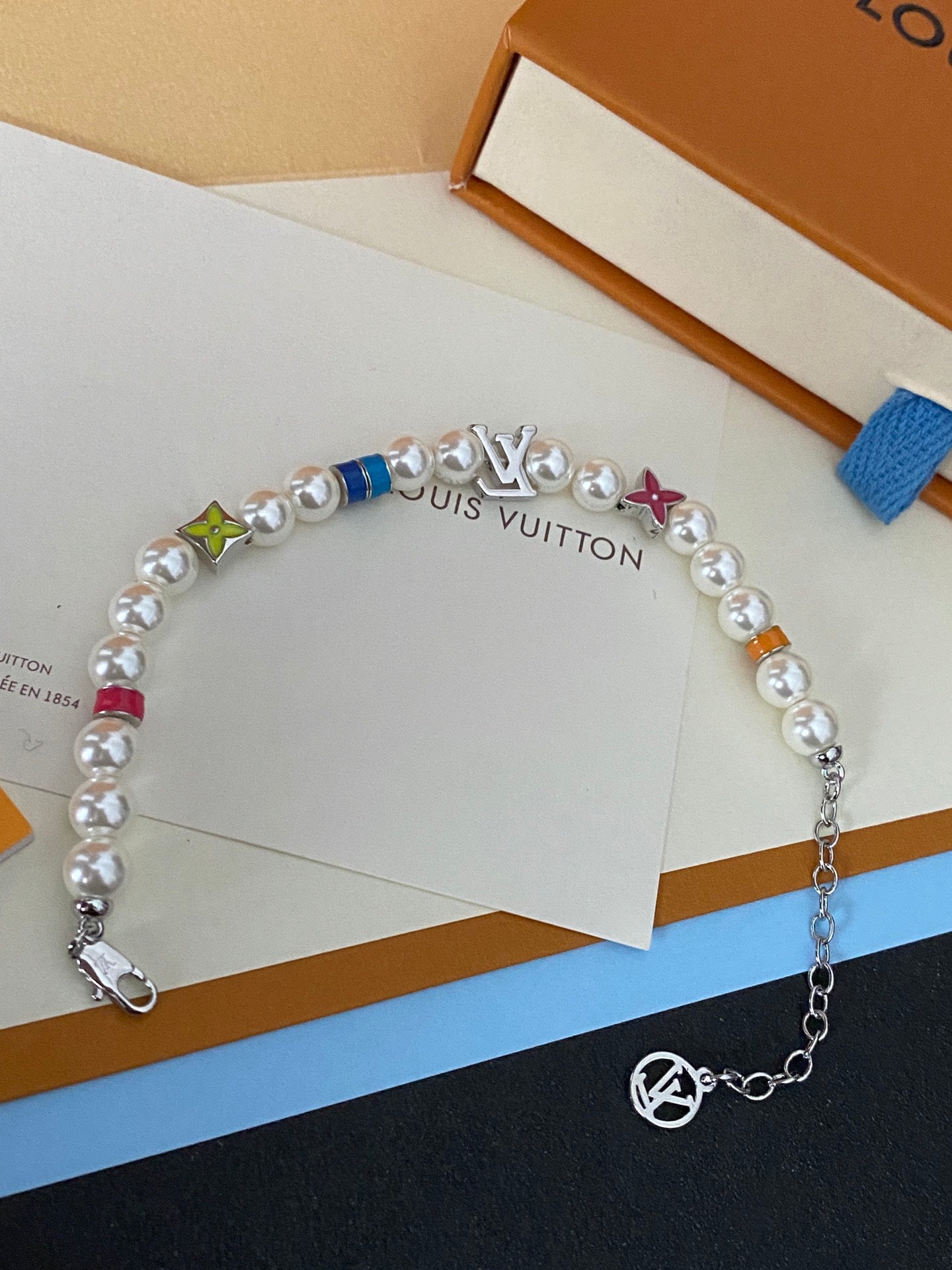Pulsera de moda de perlas y flores