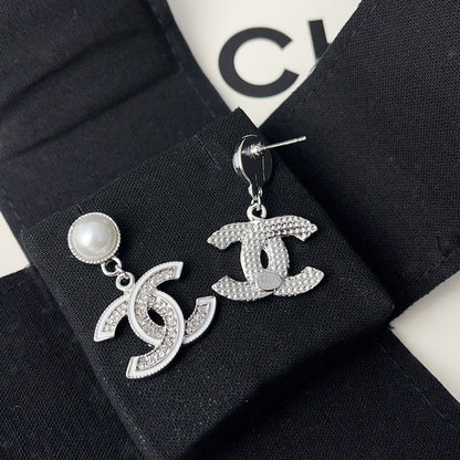 Pendientes de Moda con Elegante Colgante de Perla