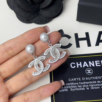 Pendientes de Moda con Elegante Colgante de Perla