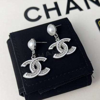 Pendientes de Moda con Elegante Colgante de Perla