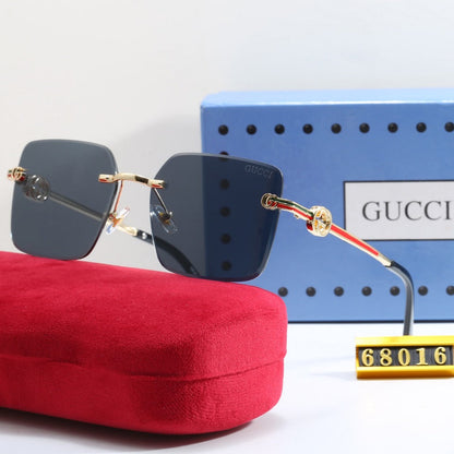 Gafas de sol con montura de metal a rayas