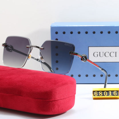 Gafas de sol con montura de metal a rayas