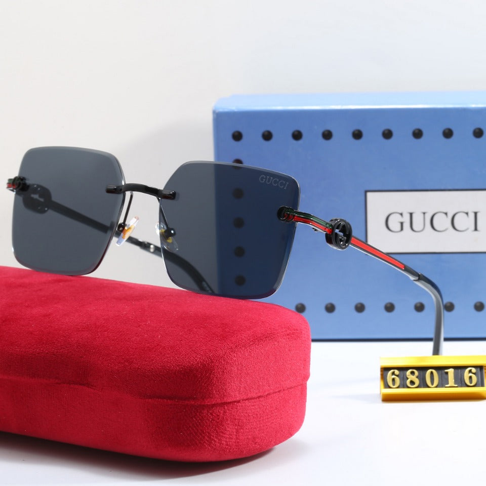 Gafas de sol con montura de metal a rayas