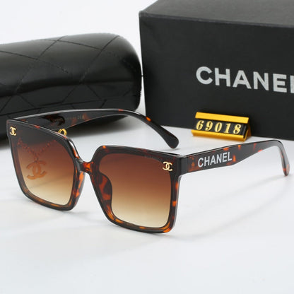 Gafas de sol con colgante de metal de moda