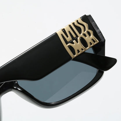 Gafas de Sol Rectangulares con Varillas Metálicas Distintivas