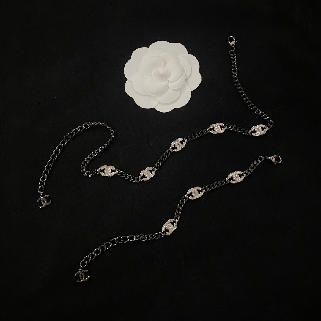 Pulsera y Collar con Logotipo de Diamante de Moda