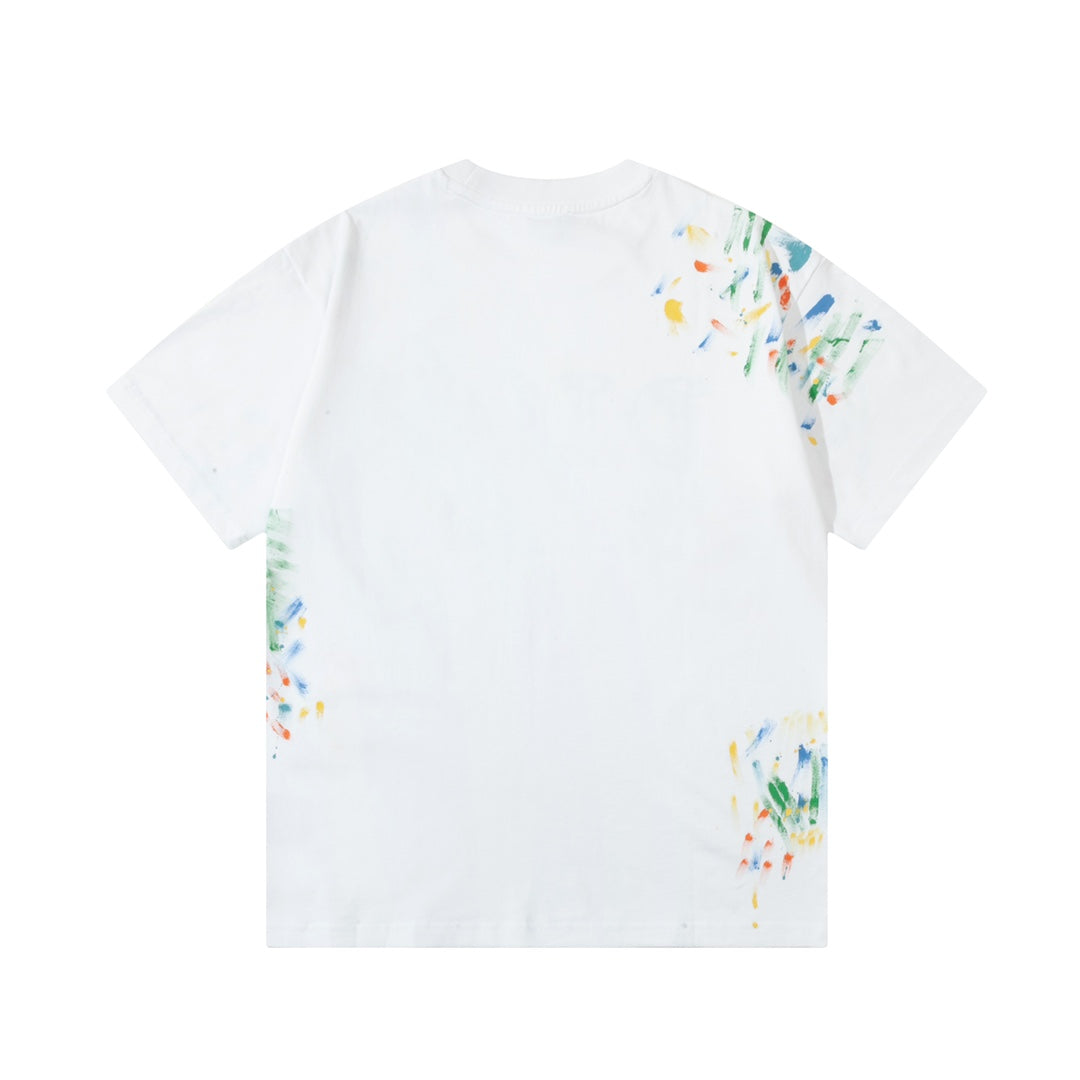 Camiseta con estampado de tinta salpicada y grafiti de alfabeto