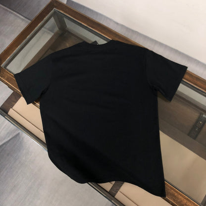 Camiseta con bolsillo estampado